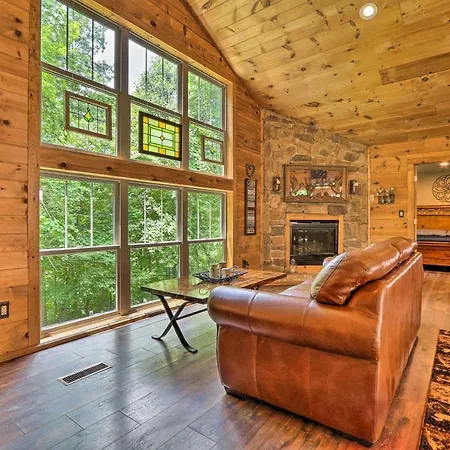 Butler Cabin On 19 Acres With Hot Tub And Fire Pit!